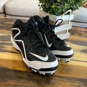 Nike Swingman cleats